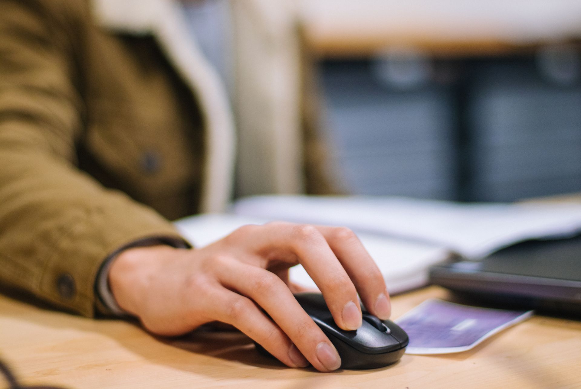 A user clicking a search result