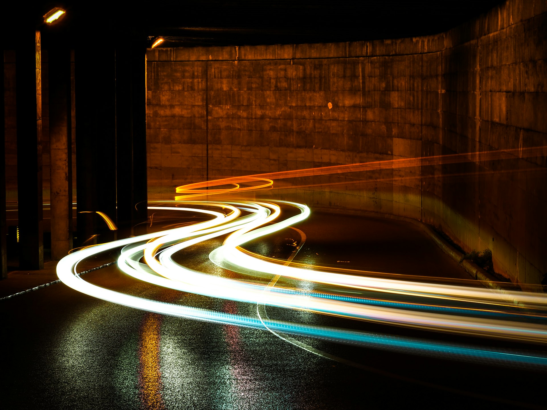 Fast-moving traffic lights