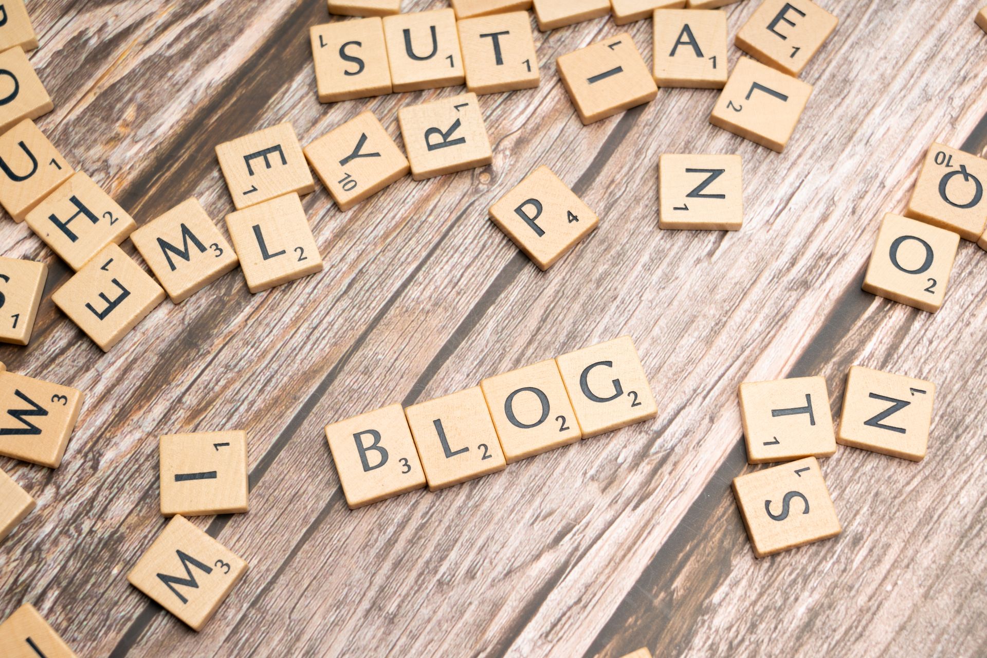 A blogger publishing an article in a CMS