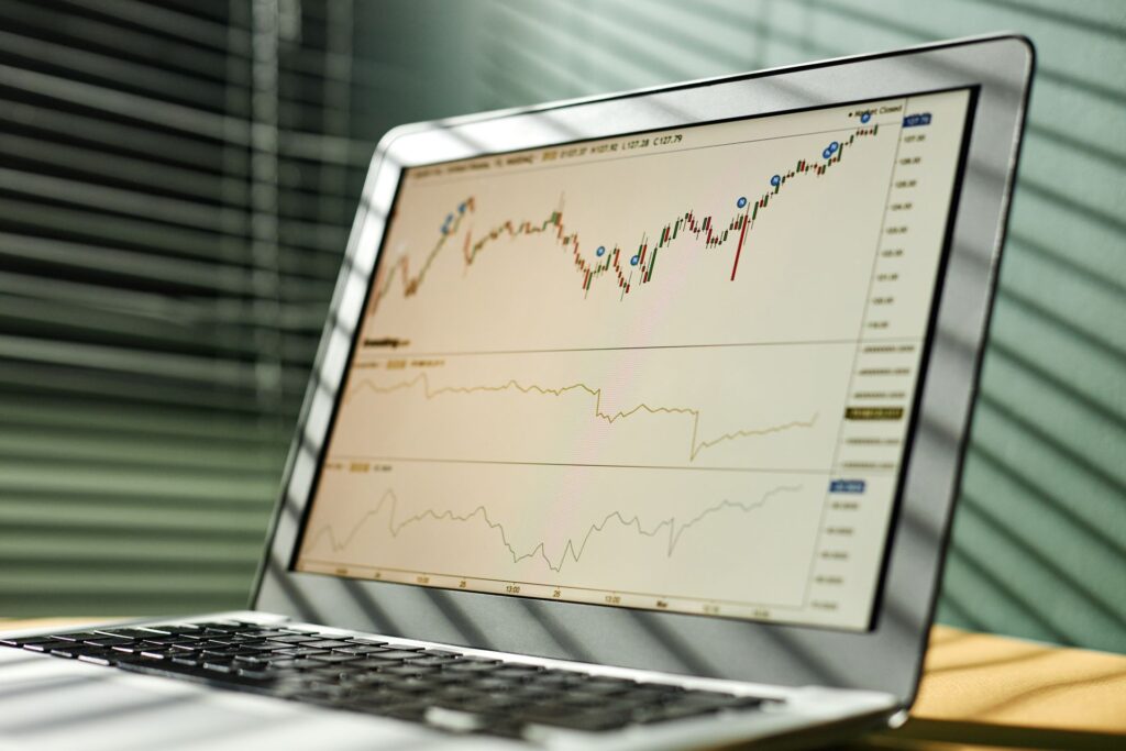 A backlink report on a monitor