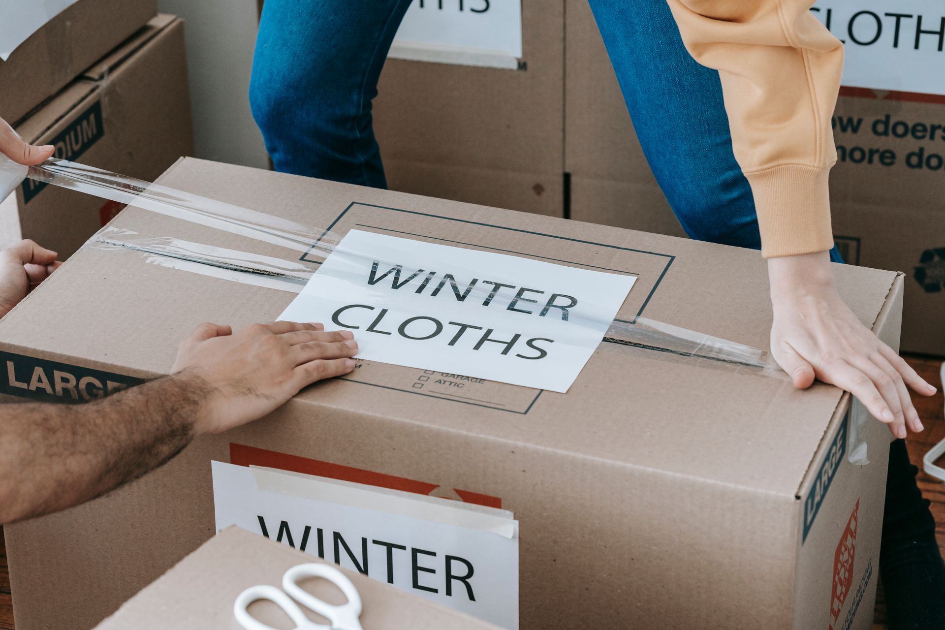 Labelled moving boxes