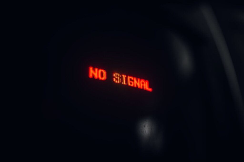 A server error alert on a monitor