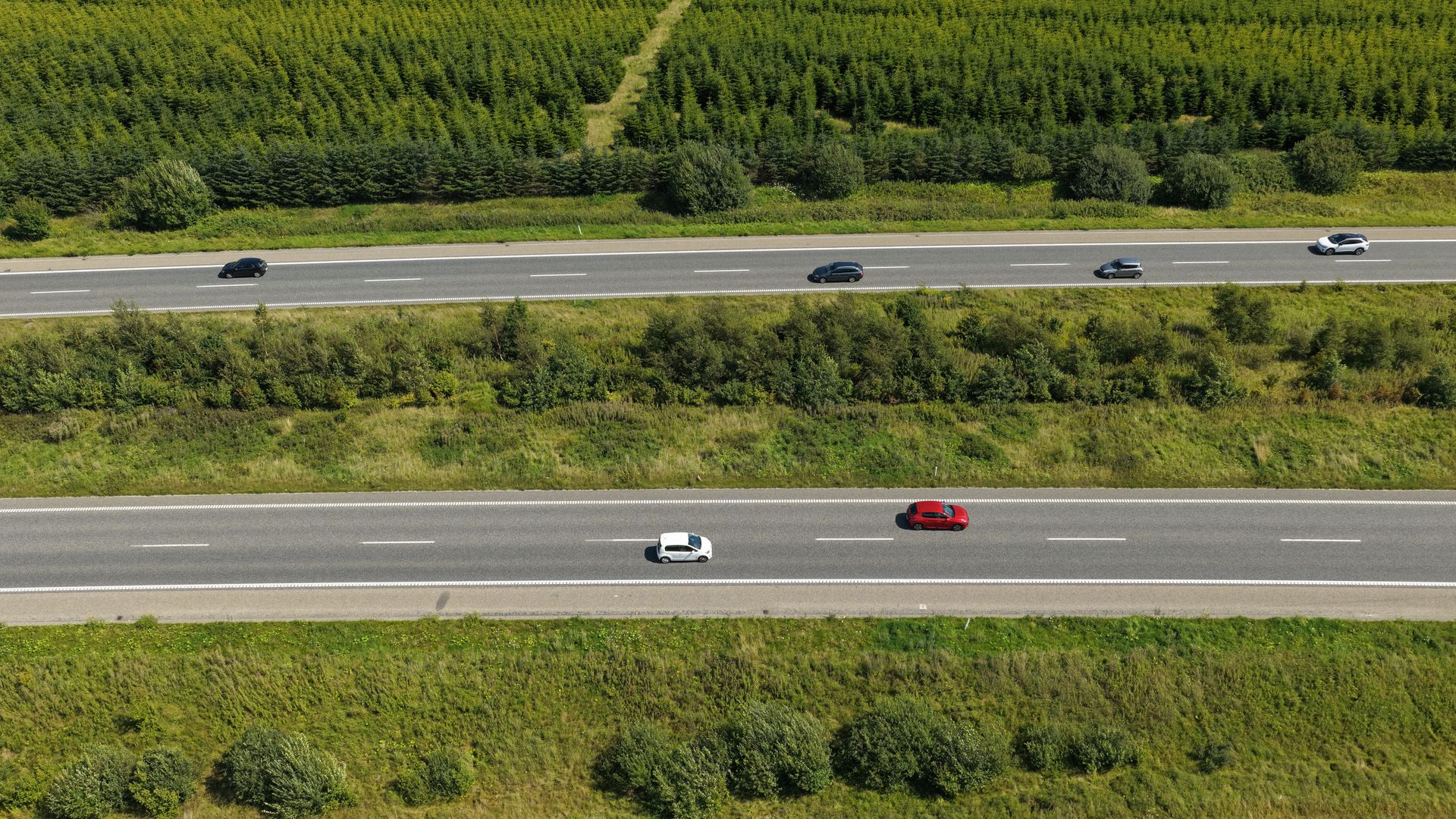A diagram splitting traffic